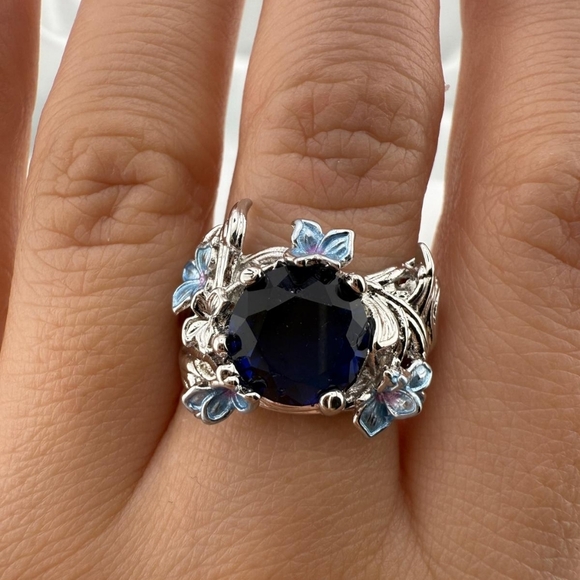 Classic Silver and Blue Floral Ring - Picture 8 of 8